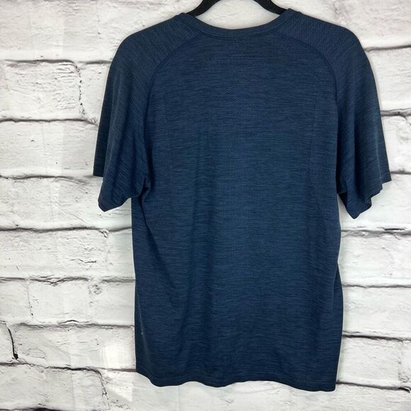 Lululemon Men's Blue Short Sleeve T-Shirt L Activewear Running Yoga - Picture 6 of 6